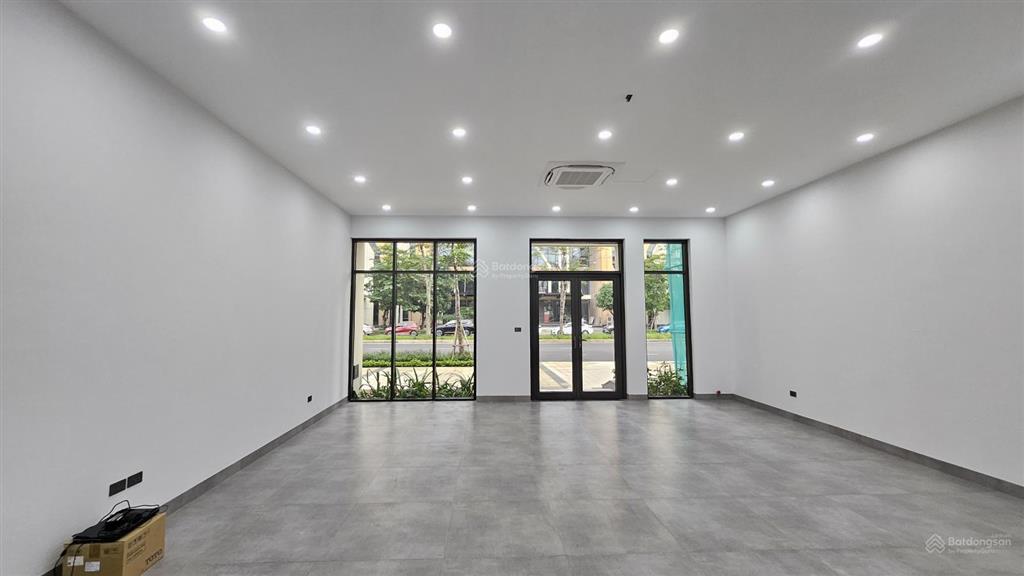 Cho thuê shophouse starlake tây hồ tây 90m2/sàn