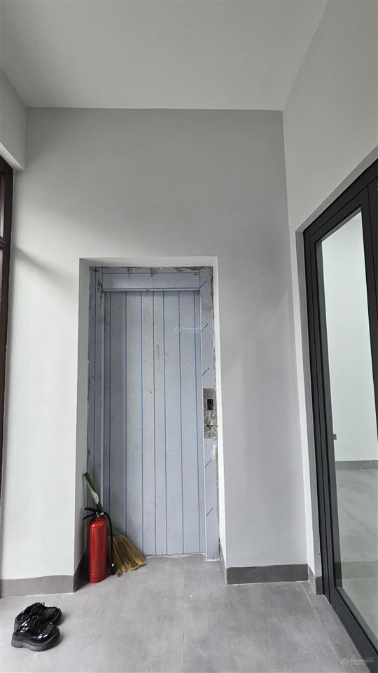 Cho thuê shophouse starlake tây hồ tây 90m2/sàn