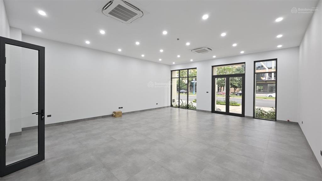 Cho thuê shophouse starlake tây hồ tây 90m2/sàn