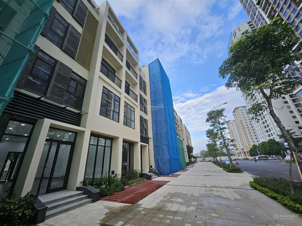 Cho thuê shophouse starlake tây hồ tây 90m2/sàn