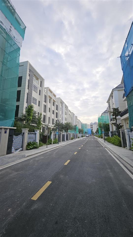 Cho thuê shophouse starlake tây hồ tây 90m2/sàn