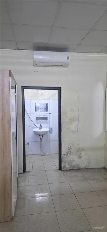 Nhà cấp 4 khu tập thể bộ đội biên phòng 32 đ. cầu diễn