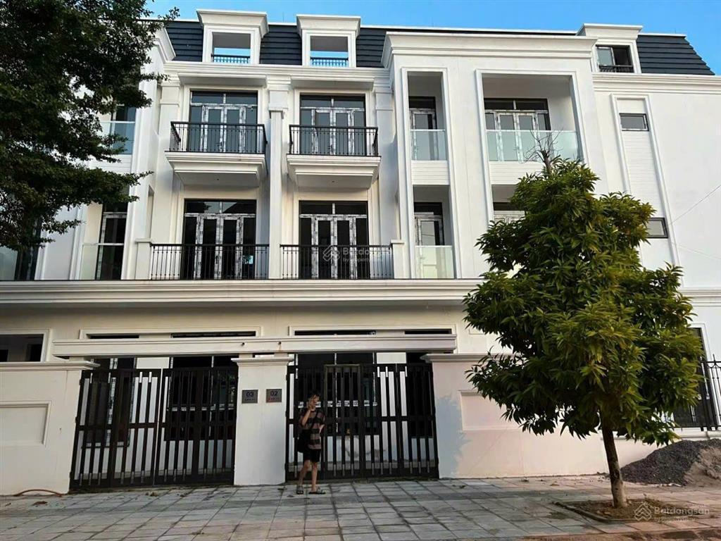 Bán căn liền kề 75m2 sẵn sổ giá 6,5 tỷ.  0949 472 ***