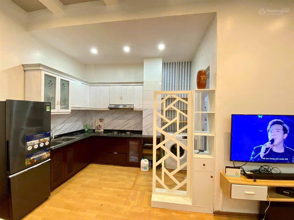 Nhỉnh 5 tỷ sở hữu chung cư 77m2 sổ đỏ tại phú thượng, 2pn 2vs, vị trí trung tâm đầy đủ tiện ích