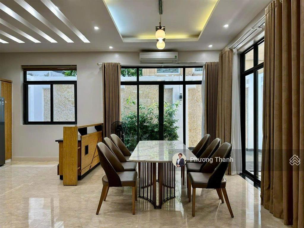 Biệt thự sân vưởn đẹp dãy t7 ciputra hà nội bán .  0972 362 ***