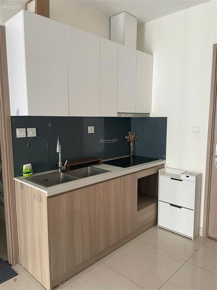 Bán nhanh căn studio tòa s303 gần nhà xe, giá chỉ 2,4 tỷ bao phí.  0915 830 ***