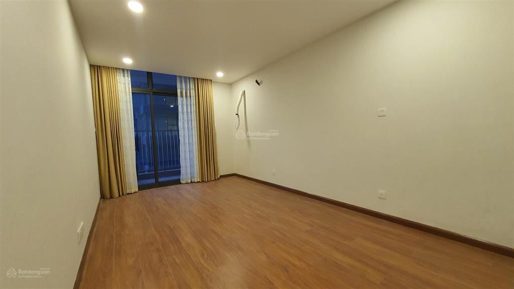 Bán suất ngoại giao 4pn tầng 23, 193m2 giá 96,5 tr/m2 tại cccc discovery complex 302 cầu giấy