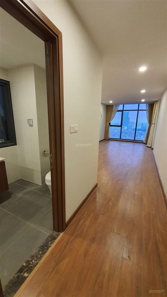 Bán suất ngoại giao 4pn tầng 23, 193m2 giá 96,5 tr/m2 tại cccc discovery complex 302 cầu giấy
