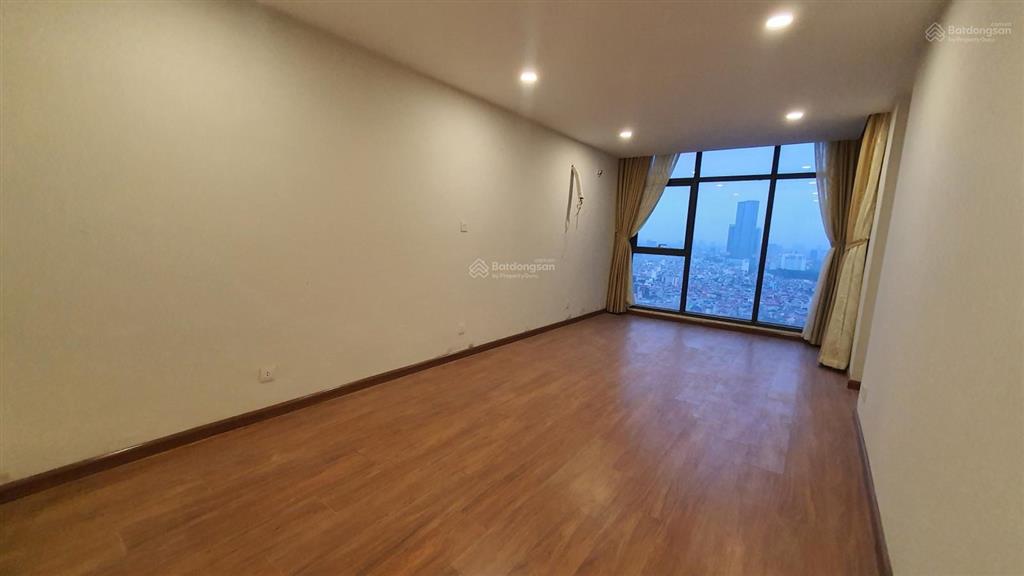 Bán suất ngoại giao 4pn tầng 23, 193m2 giá 96,5 tr/m2 tại cccc discovery complex 302 cầu giấy
