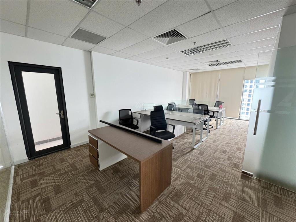 Cđt trực tiếp cho thuê vp hạng a 126 m2 tại tòa nhà văn phòng discovery complex cầu giấy