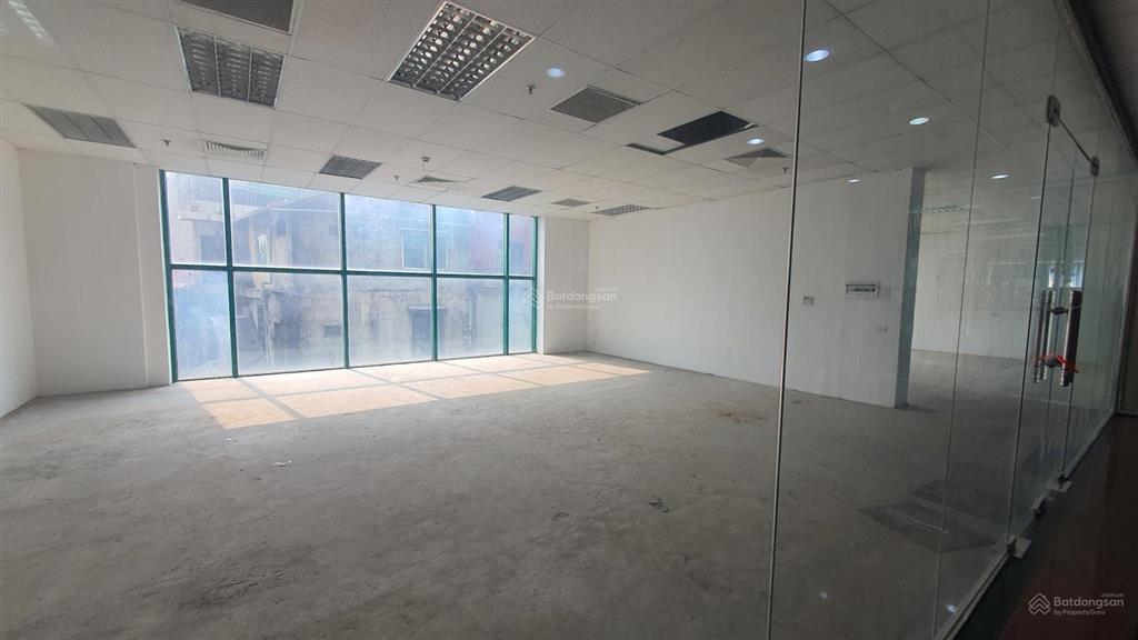 Cđt cho thuê văn phòng 100m2 giá 300k/m2 tại kinh đô building 93 lò đúc. 0963 180 ***