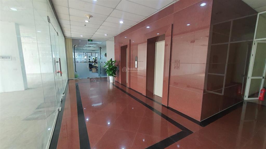 Cđt cho thuê văn phòng 100m2 giá 300k/m2 tại kinh đô building 93 lò đúc. 0963 180 ***