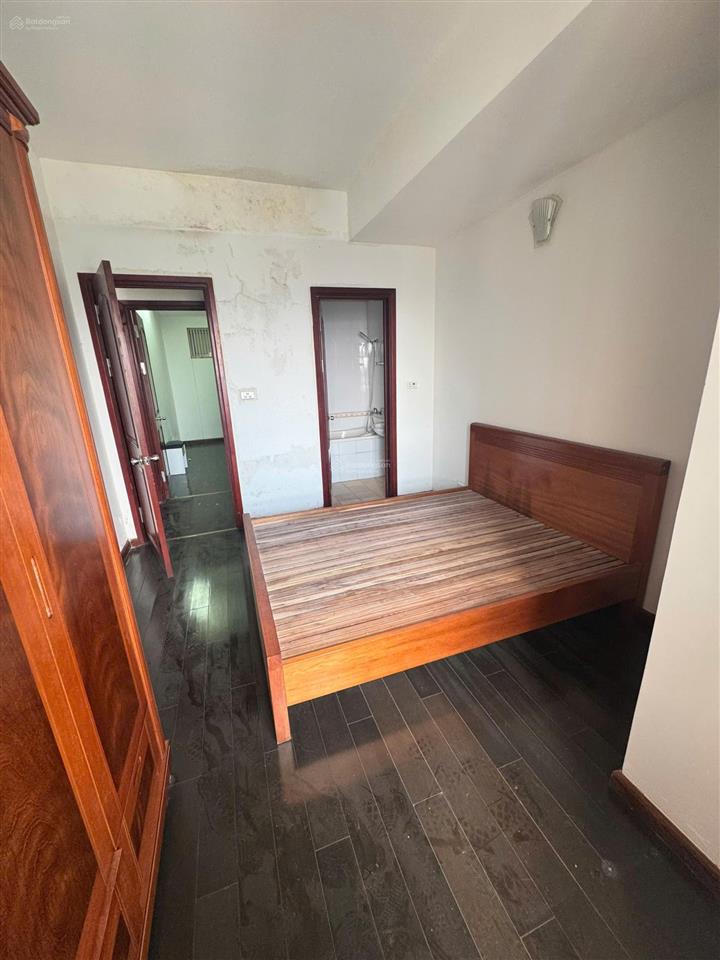 Chính chủ cho thuê căn hộ 1512, 3pn, 96 m2 tầng 15, full đồ, 19 tr/tháng tại tòa kinh đô 93 lò đúc
