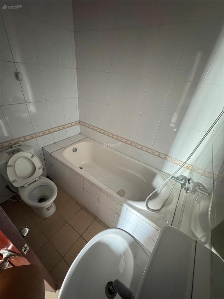 Chính chủ cho thuê căn hộ 1512, 3pn, 96 m2 tầng 15, full đồ, 19 tr/tháng tại tòa kinh đô 93 lò đúc
