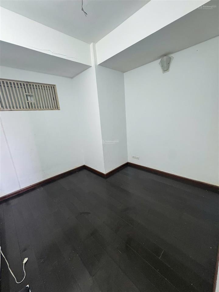 Chính chủ cho thuê căn hộ 1512, 3pn, 96 m2 tầng 15, full đồ, 19 tr/tháng tại tòa kinh đô 93 lò đúc