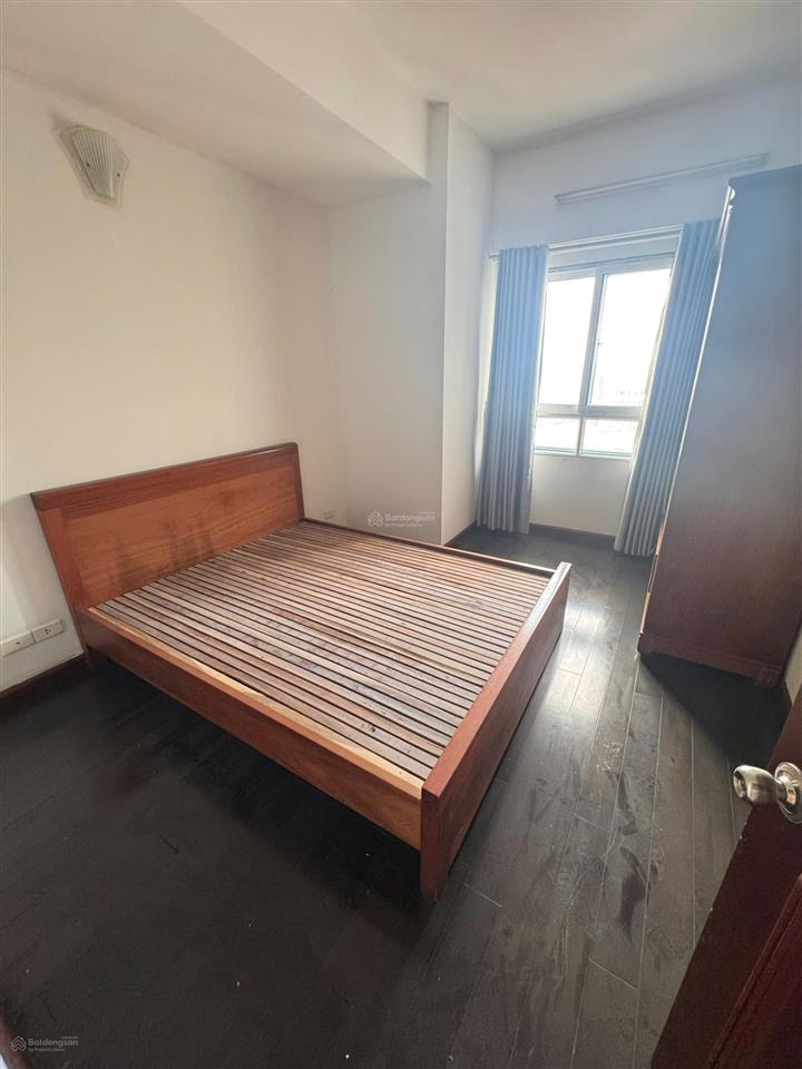 Chính chủ cho thuê căn hộ 1512, 3pn, 96 m2 tầng 15, full đồ, 19 tr/tháng tại tòa kinh đô 93 lò đúc