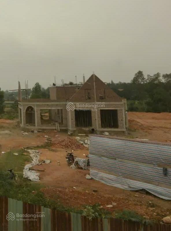 Chủ nhà cần tiền bán gấp 6.500m2 đất tặng nhà 400m2 x2 tầng thích hợp homtay, nghỉ dưỡng.