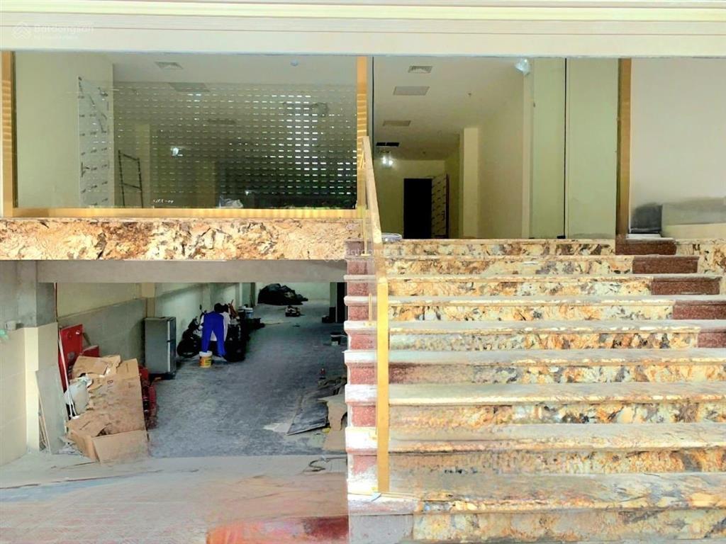 Bán nhà vp + ở đẳng cấp trung tâm tây hồ, 9 tầng 1 hầm, ngõ rộng như phố, dòng tiền sẵn