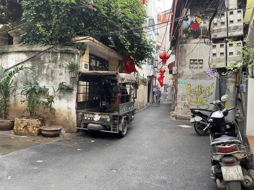 Nhà đẹp dân xây trung tâm xuân la 5 tầng kiên cố trước nhà thoáng sáng ngõ rộng 3 gác tránh