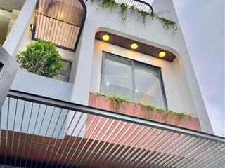 Nhà phố 3 tầng cao cấp gara ô tô riêng full nội thất xịn trung tâm hòa minh