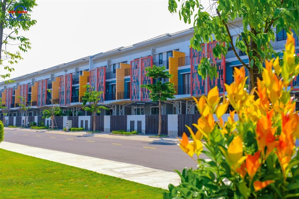Bán căn liên kế full nội thất kđt sun casa central