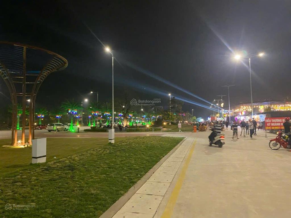 Bán căn nhà 3 tầng full nội thất cao cấp tại kđt suncasa hoà phú  tp mới, p. bình dương