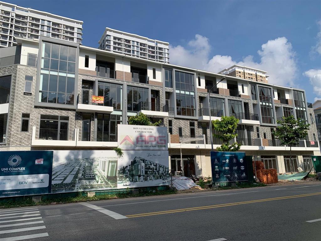 Cho thuê nhà phố unicomplex (uni  town) 4 tầng  6 phòng ngủ, 25tr/tháng