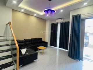 Kẹt tiền cần bán nhà phố full nội thất, đang có sẵn dòng tiền cho thuê hàng tháng