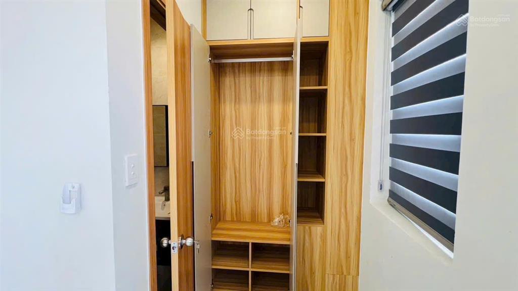 Kẹt tiền cần bán nhà phố full nội thất, đang có sẵn dòng tiền cho thuê hàng tháng