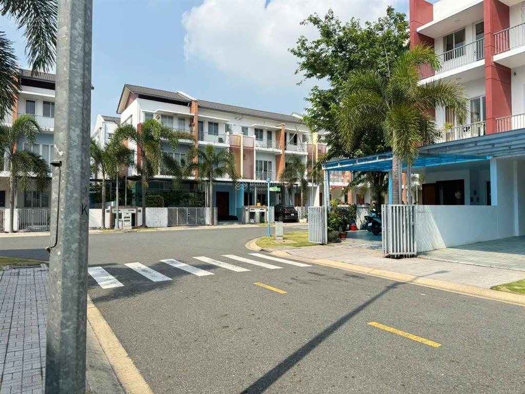 Hàng thơm chủ kẹt tiền cần bán nhanh căn liên kế 3 tầng sun casa hòa phú