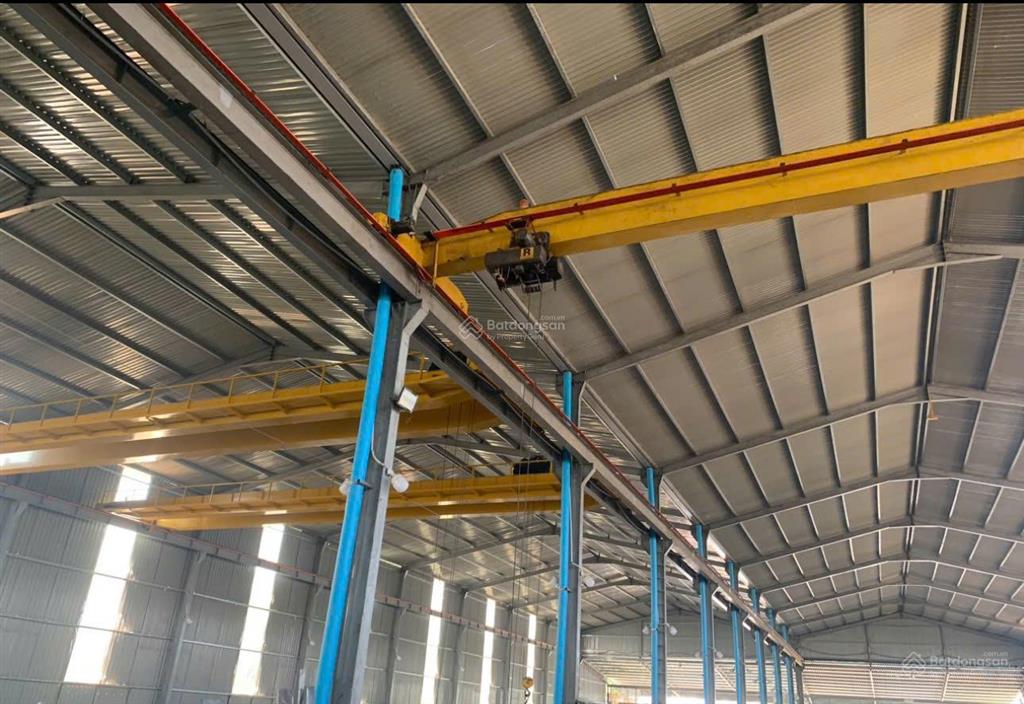 Bán kho xưởng diện tích 4500m2, có sẵn hệ thống kho kiên cố 3500m2