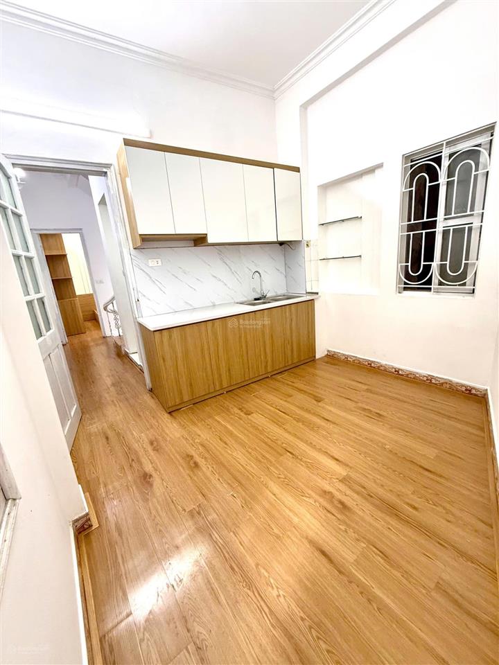 Chính chủ bán nhà nghĩa đô, giữa chợ bái ân, ngõ thoáng, 5 tầng, giá cực tốt
