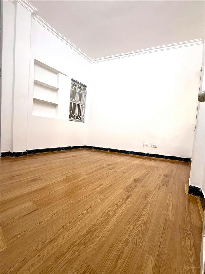 Chính chủ bán nhà nghĩa đô, giữa chợ bái ân, ngõ thoáng, 5 tầng, giá cực tốt