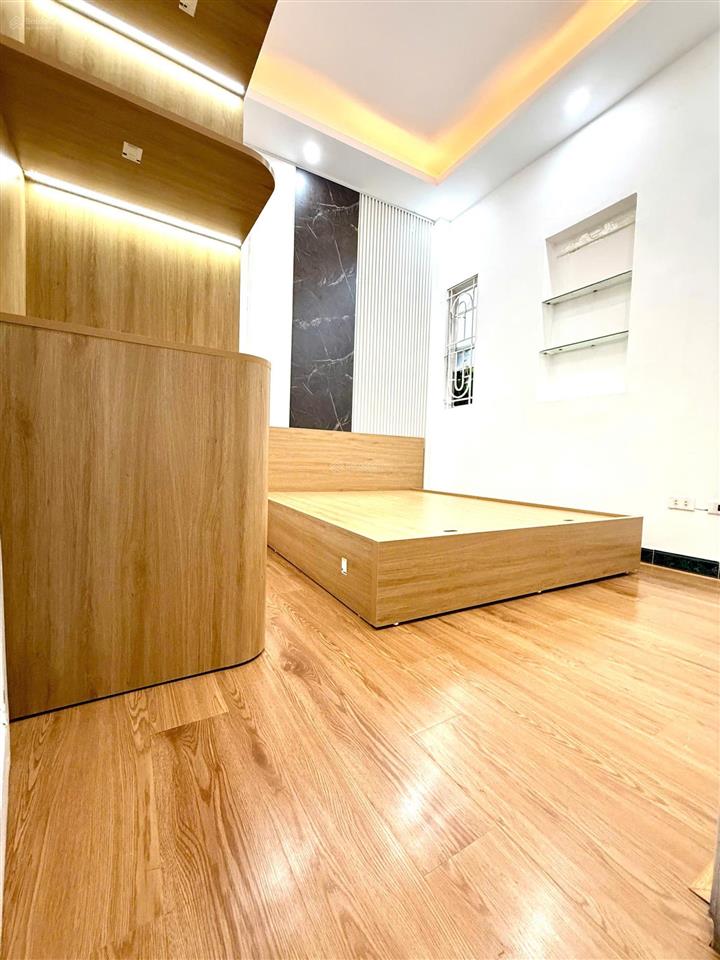 Chính chủ bán nhà nghĩa đô, giữa chợ bái ân, ngõ thoáng, 5 tầng, giá cực tốt