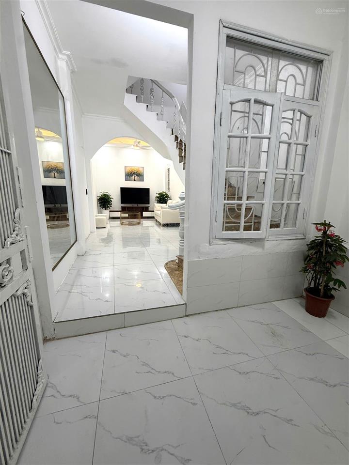 Chính chủ bán nhà nghĩa đô, giữa chợ bái ân, ngõ thoáng, 5 tầng, giá cực tốt