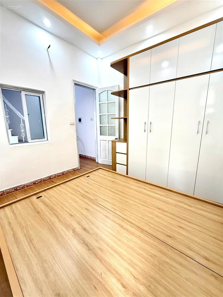 Chính chủ bán nhà nghĩa đô, giữa chợ bái ân, ngõ thoáng, 5 tầng, giá cực tốt