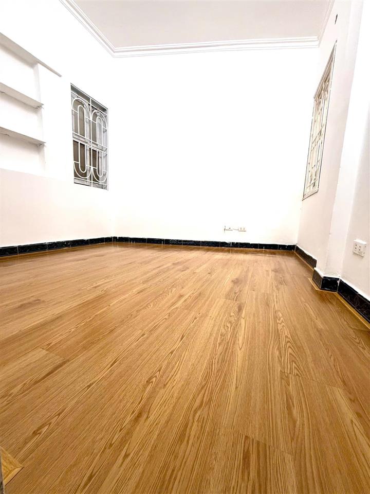Chính chủ bán nhà nghĩa đô, giữa chợ bái ân, ngõ thoáng, 5 tầng, giá cực tốt