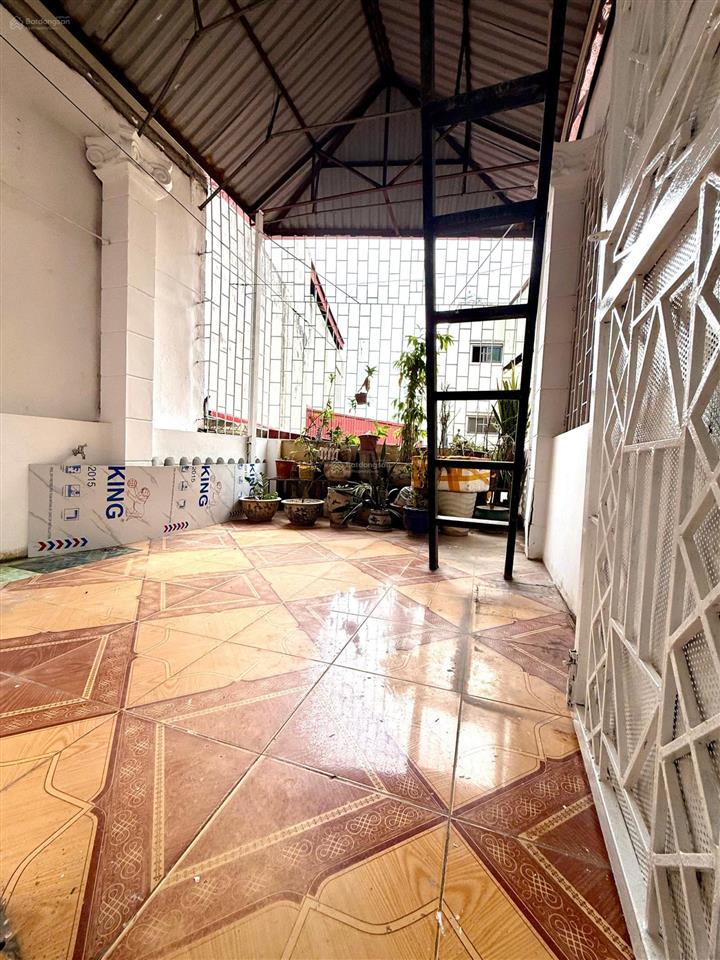 Chính chủ bán nhà nghĩa đô, giữa chợ bái ân, ngõ thoáng, 5 tầng, giá cực tốt