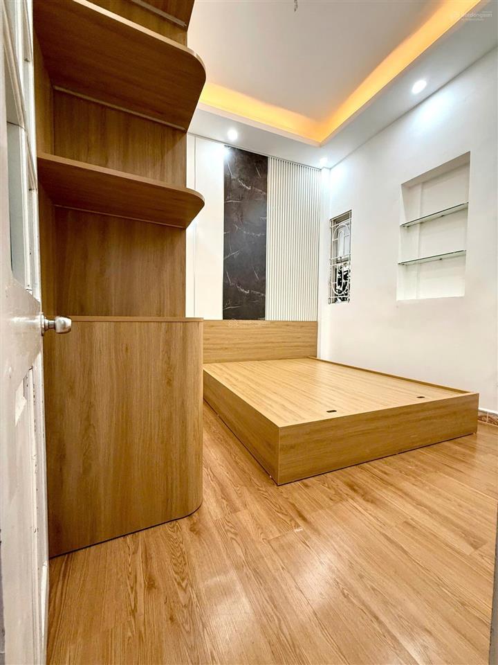 Tôi chính chủ giảm giá bán gấp nhà 34m x 4,5 tầng ôtô đỗ cổng,gần hồ tây, giữa chợ bái ân nghĩa đô