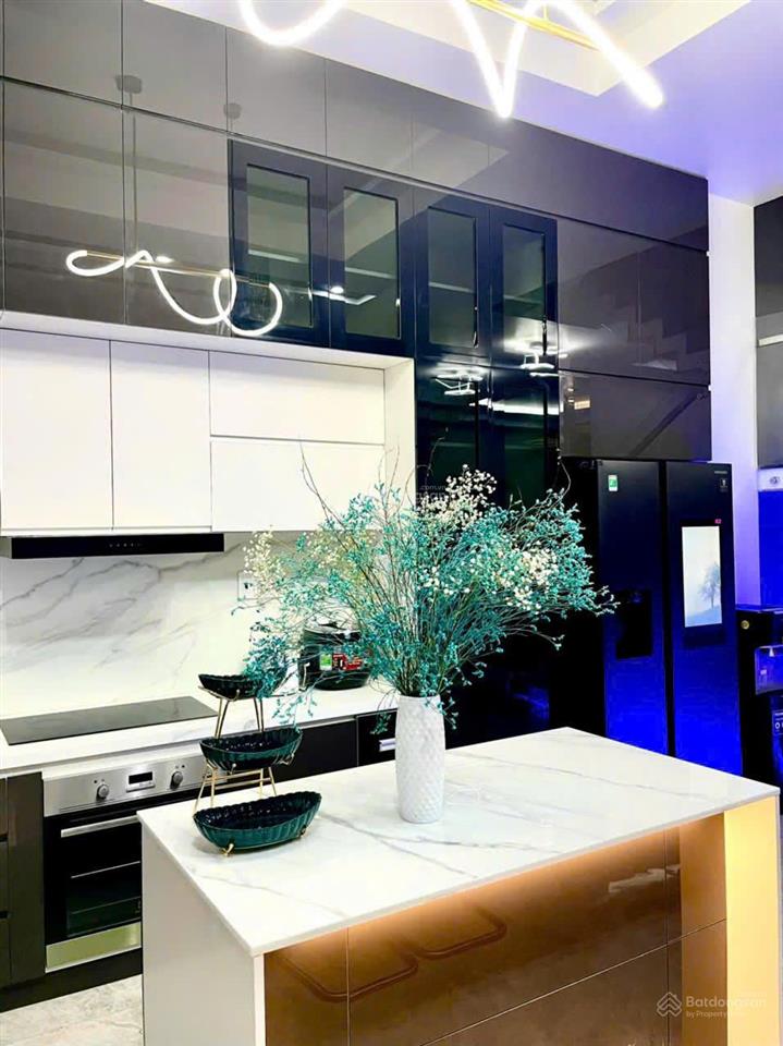 Full nội thất !!! cực đẹp ở liền khu tên lửa 5 x 18m 4 tầng  đang có hđ thuê 25tr/ tháng