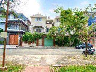 Đối diện công viên !!! biệt thự sân vườn khu ao sen 20 x 20m  cách aeon mall 200m