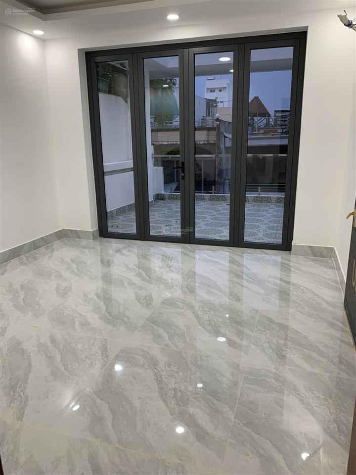 Bán nhà đẹp mtnb 12m bình phú 1  4 x 18m 4 tầng  sát mt chợ lớn