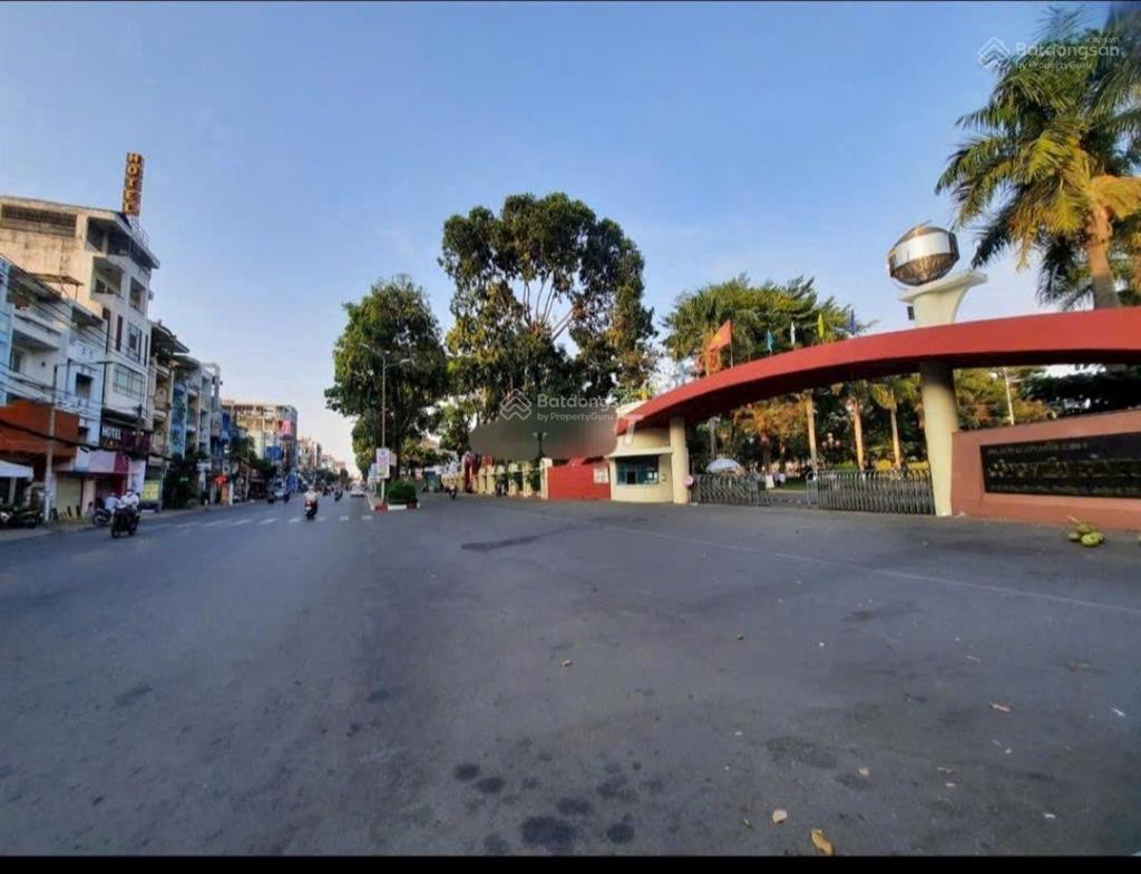 Hot !!! đoạn đẹp nhất mtkd bình phú 4x20m 5 tầng  gần ngã 4 chợ lớn & bình phú