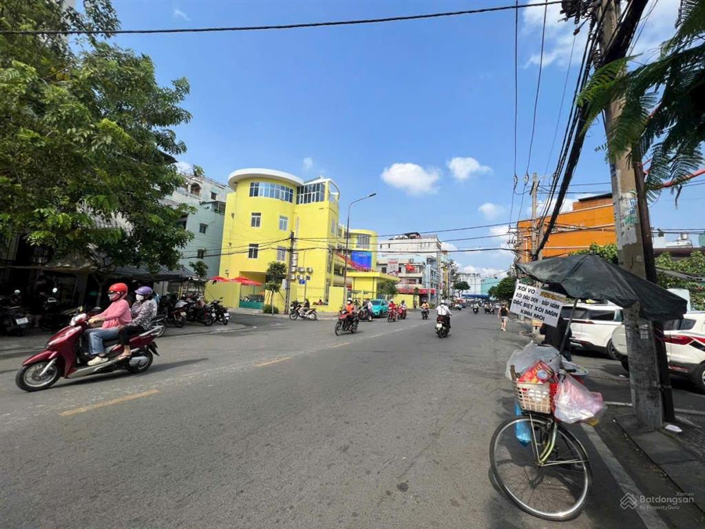 Nhà cấp 4 mtkd chợ lớn 10 x 20m đối diện bv quận 6  giáp nguyễn văn luông  hợp đồng thuê 50tr