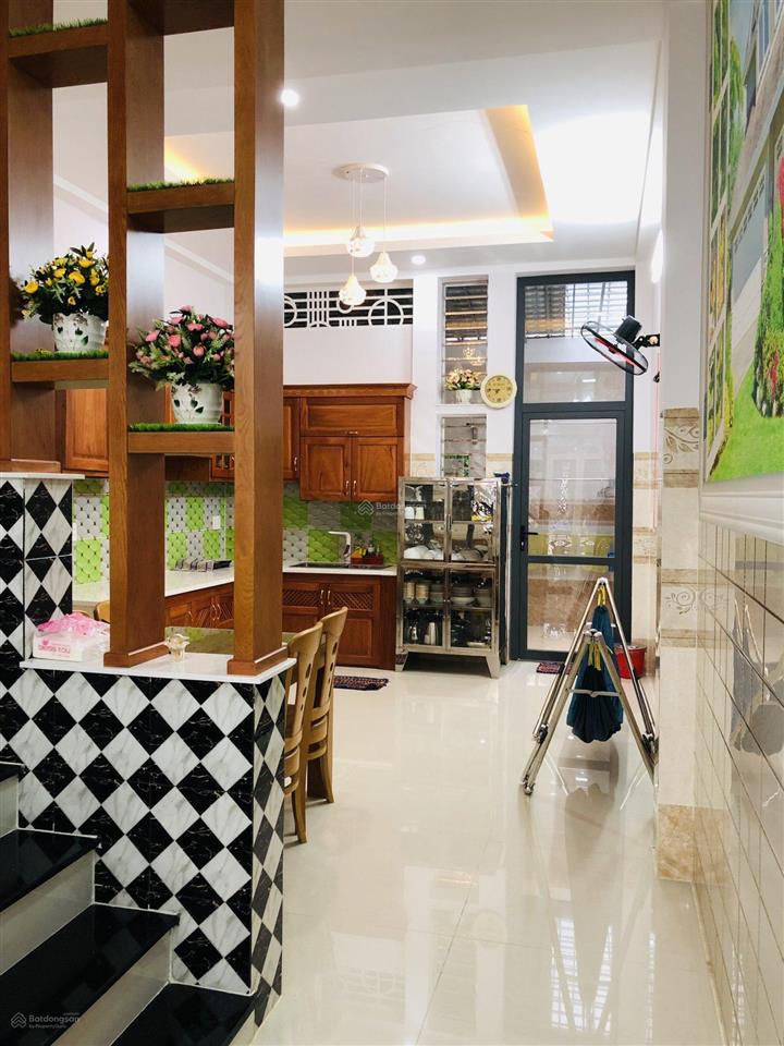 Nhà đẹp mtkd cư xá d  chợ hồ trọng quý 4 x 17m 4 tầng  vị trí đẹp không lỗi  cách chợ chỉ 70m