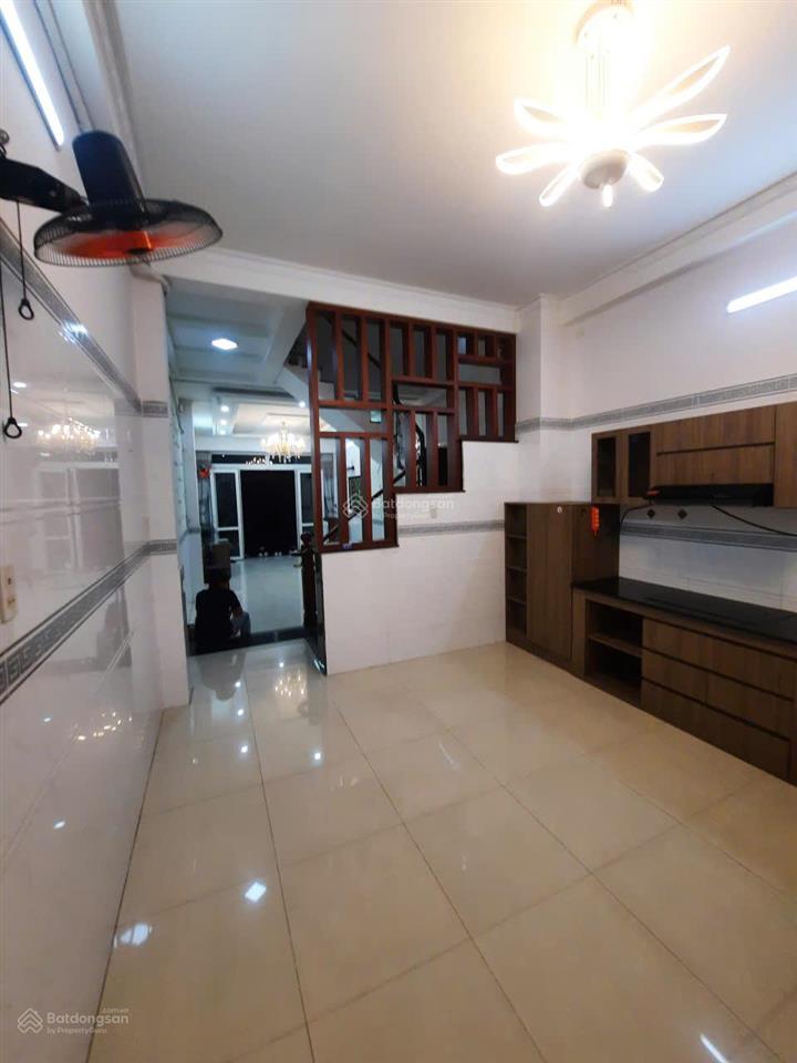Đối diện hoa viên !!! mtnb khu bình phú 4 x 17m 4 tầng  gần trường học bình phú