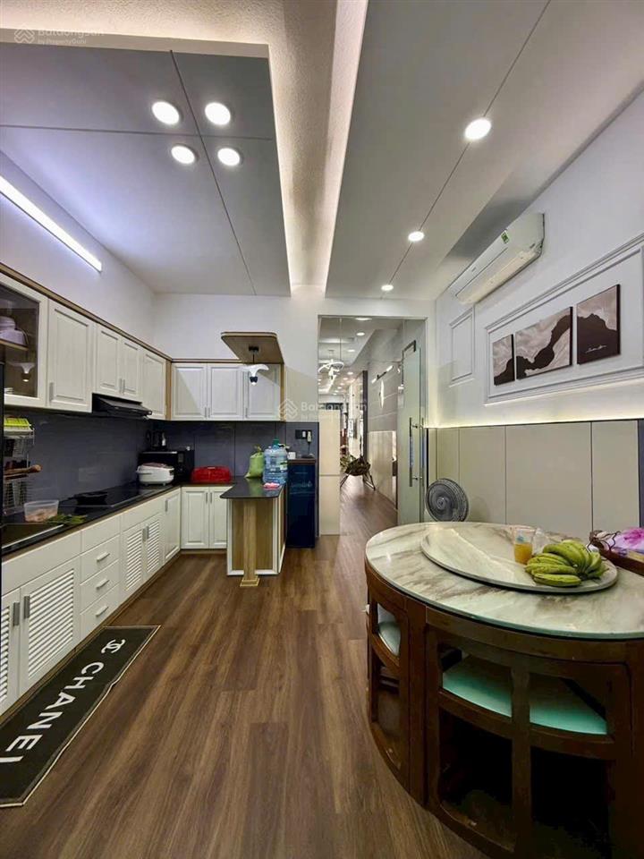 Ngay hoa viên !!! bán nhà đẹp đường 12m khu bình phú 4 x 18m 4 tầng 5pn  gần trường học bình phú