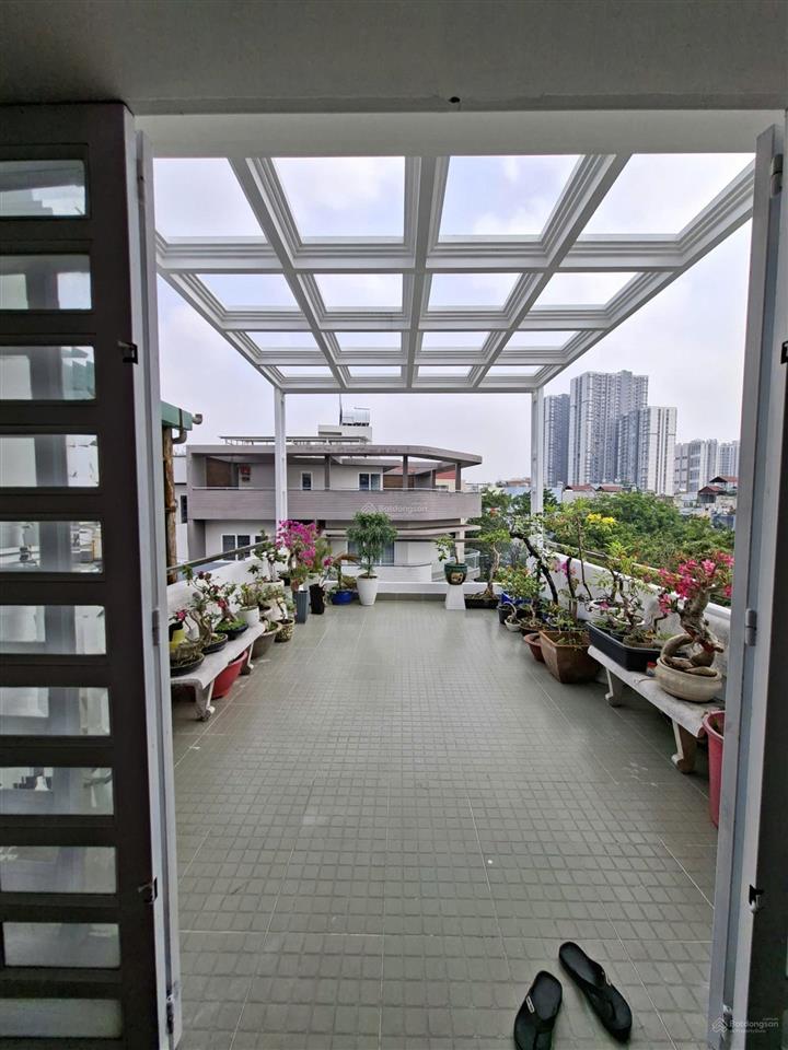 Ngay hoa viên !!! bán nhà đẹp đường 12m khu bình phú 4 x 18m 4 tầng 5pn  gần trường học bình phú