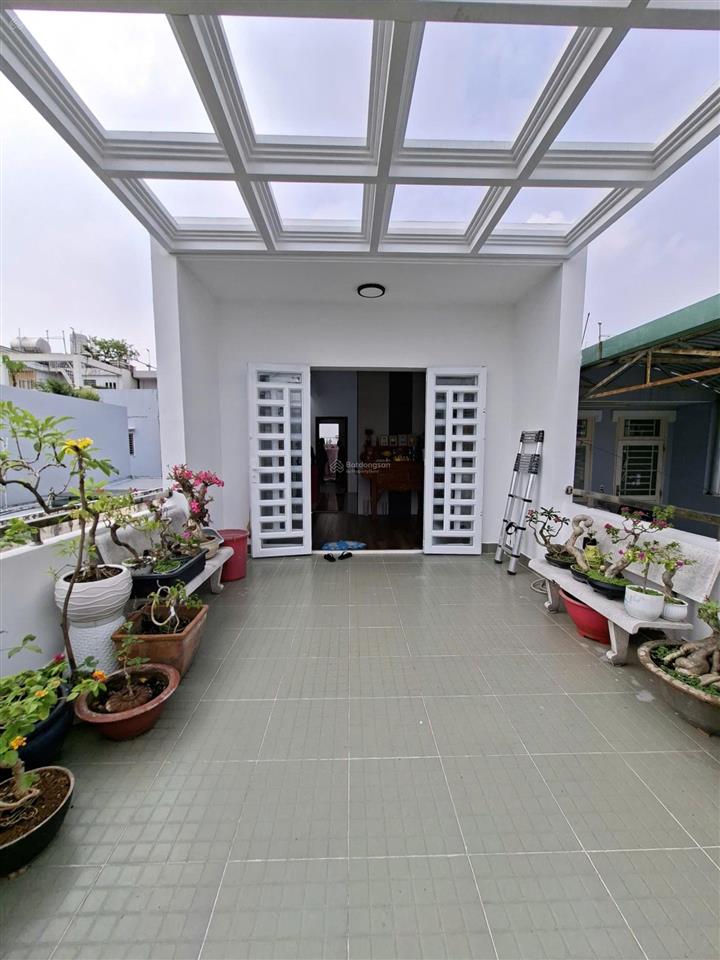 Ngay hoa viên !!! bán nhà đẹp đường 12m khu bình phú 4 x 18m 4 tầng 5pn  gần trường học bình phú