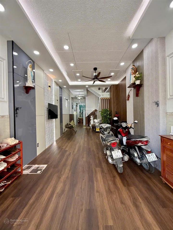 Ngay hoa viên !!! bán nhà đẹp đường 12m khu bình phú 4 x 18m 4 tầng 5pn  gần trường học bình phú